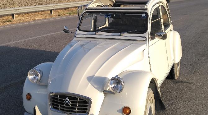 Citroen 2 Horse Rental in Umbria and Tuscany for weddings and food and wine tours