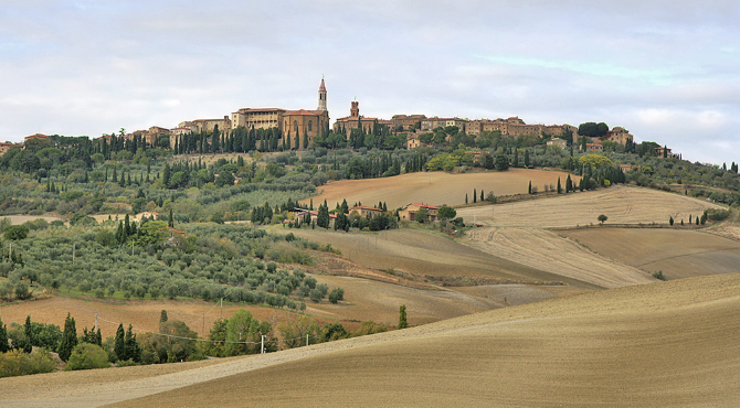Esplora la Toscana a bordo delle nostre auto d'epoca: tour a Pienza