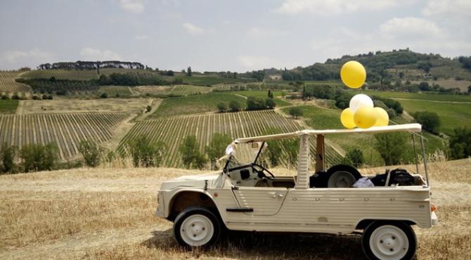 Do you want to rent a Citroen Mehari for a wedding or a weekend in Tuscany?