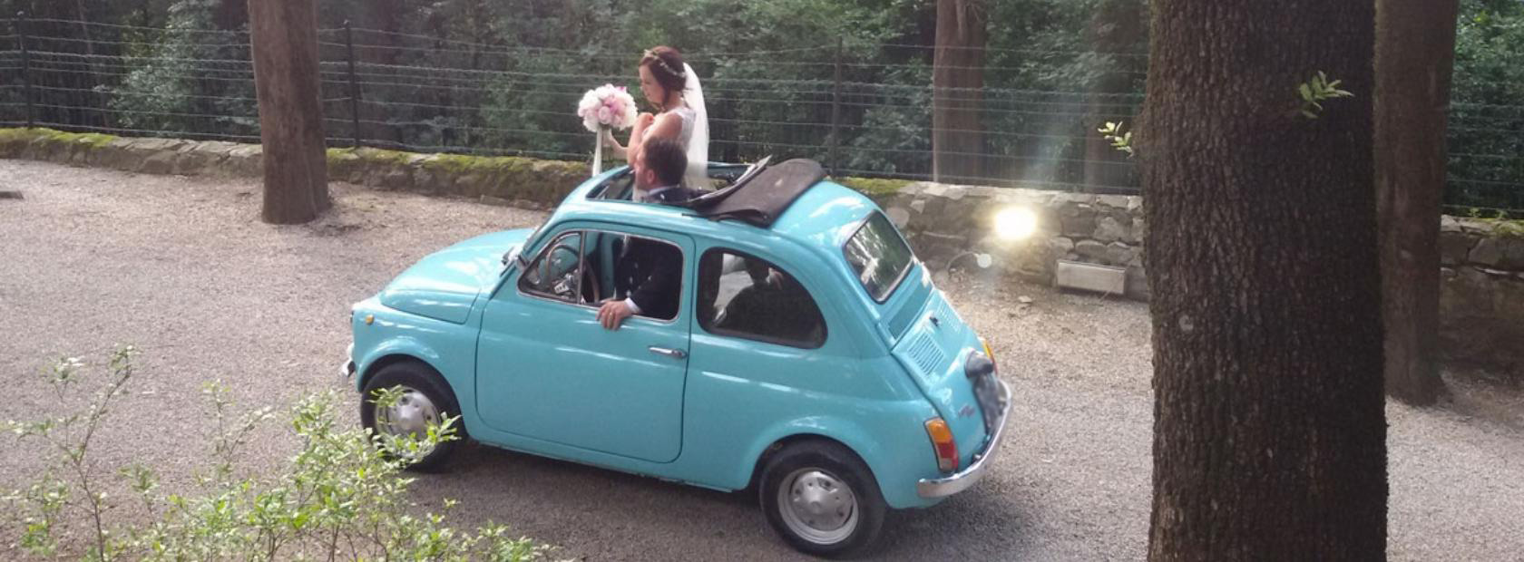 Fiat 500 1970s rental for tours and weddings in Cortona