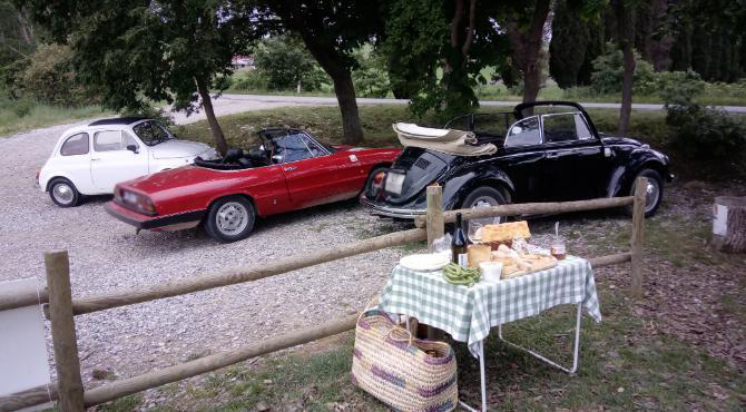 Rent a vintage car and treat yourself to a food and wine itinerary in Tuscany